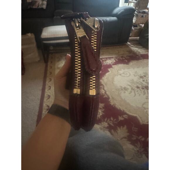 Coach Double Zip Burgundy Pebbled Leather Wristlet Women’s EUC - Picture 3 of 11